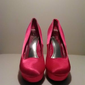 "Deb" Pink Satin Heels Sz 9 in Good Condition